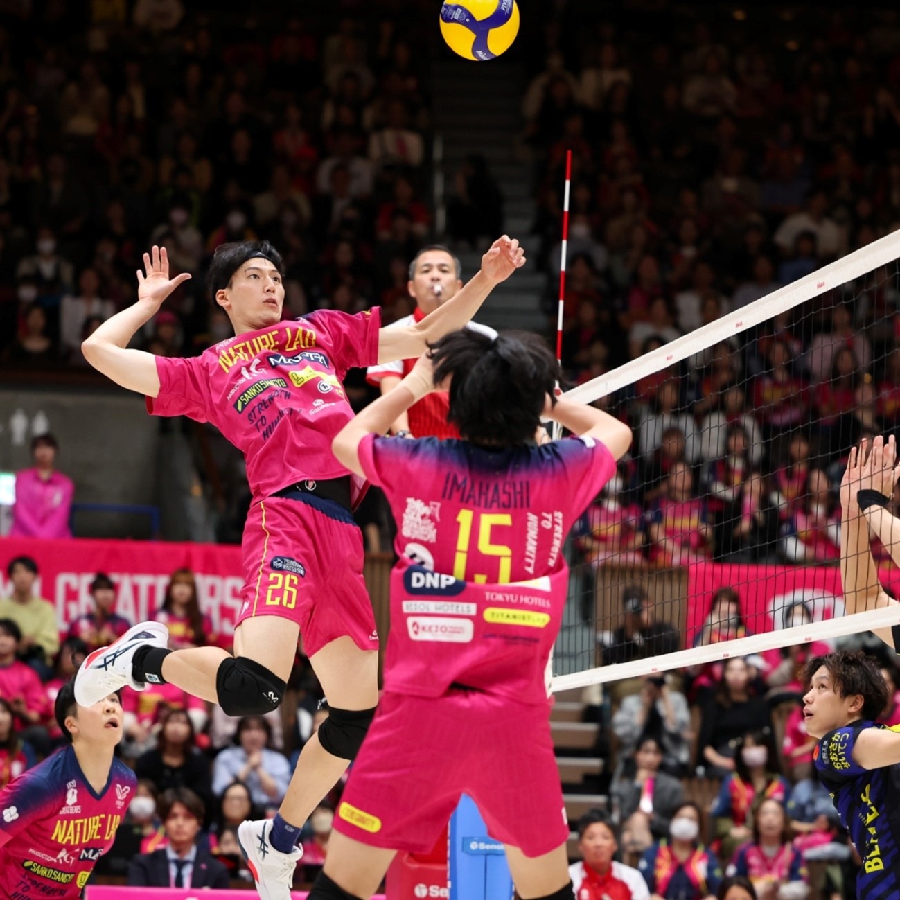 十三水实战：当你拿到三副顺子时，该如何优化水数收益？（十三水实战攻略：三副顺子到手，如何最大化水数？）